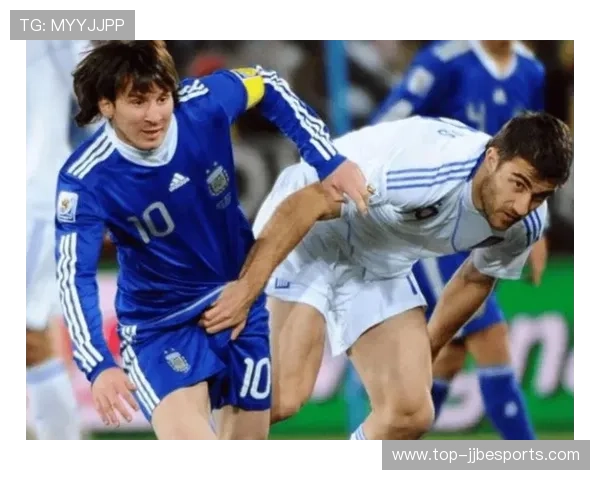 足球球星用脚部位踢球技巧解析：不同部位的独特作用与实战应用